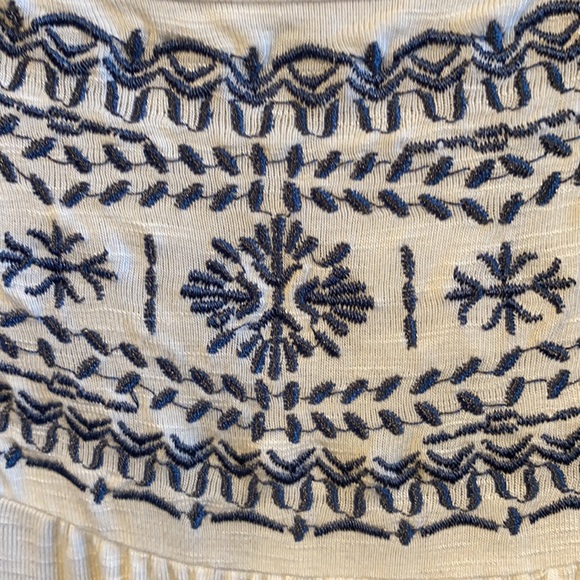 Worn a bit, size small, blue and white. - Picture 4 of 4